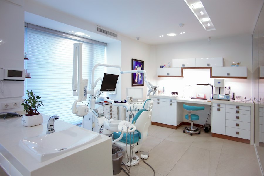 Recepción y consulta en clínica médica y estética